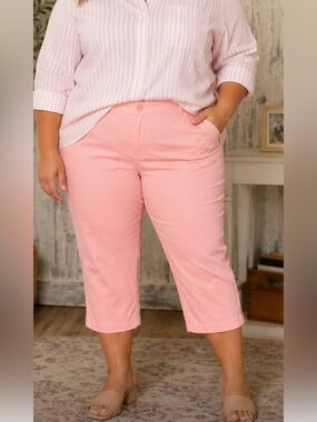 Lane Bryant “The Lena” Capri Pants  Size 28 Blush Pink plus size